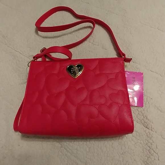 Betsey Johnson Handbags - NWT Betsey Johnson fuschia pink heart purse bag